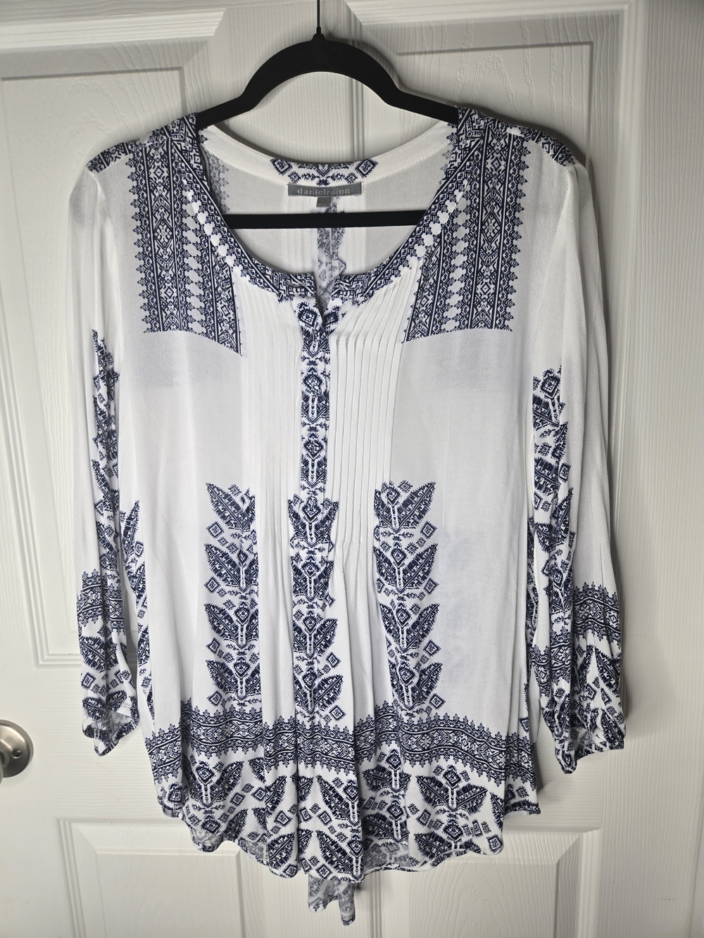Women’s White & Navy Printed Peasant Blouse